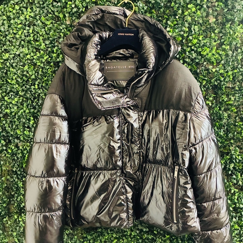 BAGATELLE.NYC Cropped Hooded Puffer Jacket